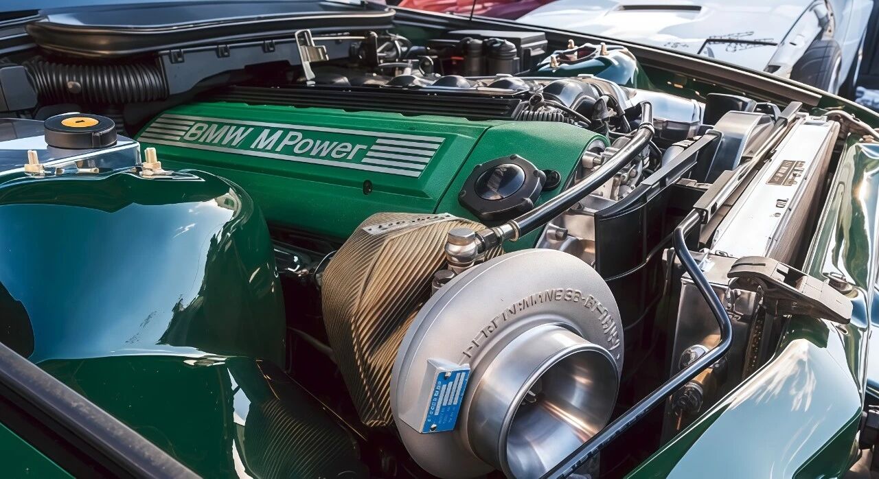 独家｜深绿×复古×狠活：这台M3 E36越看越上头